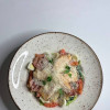 Цезарь с курицей и беконом Бломанже